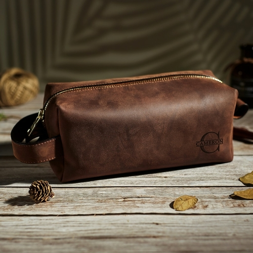 Personalized Hanging Toiletry Bag – Engraved Leather Travel Organizer